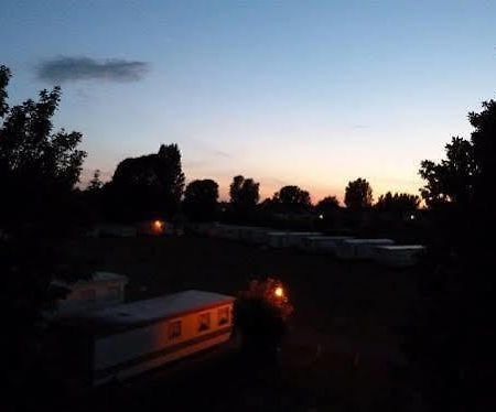 Copthorne Caravans Hotel Merston Buitenkant foto