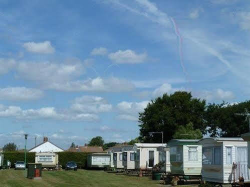 Copthorne Caravans Hotel Merston Buitenkant foto