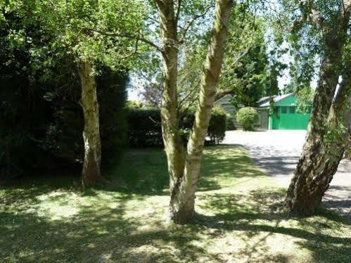 Copthorne Caravans Hotel Merston Buitenkant foto